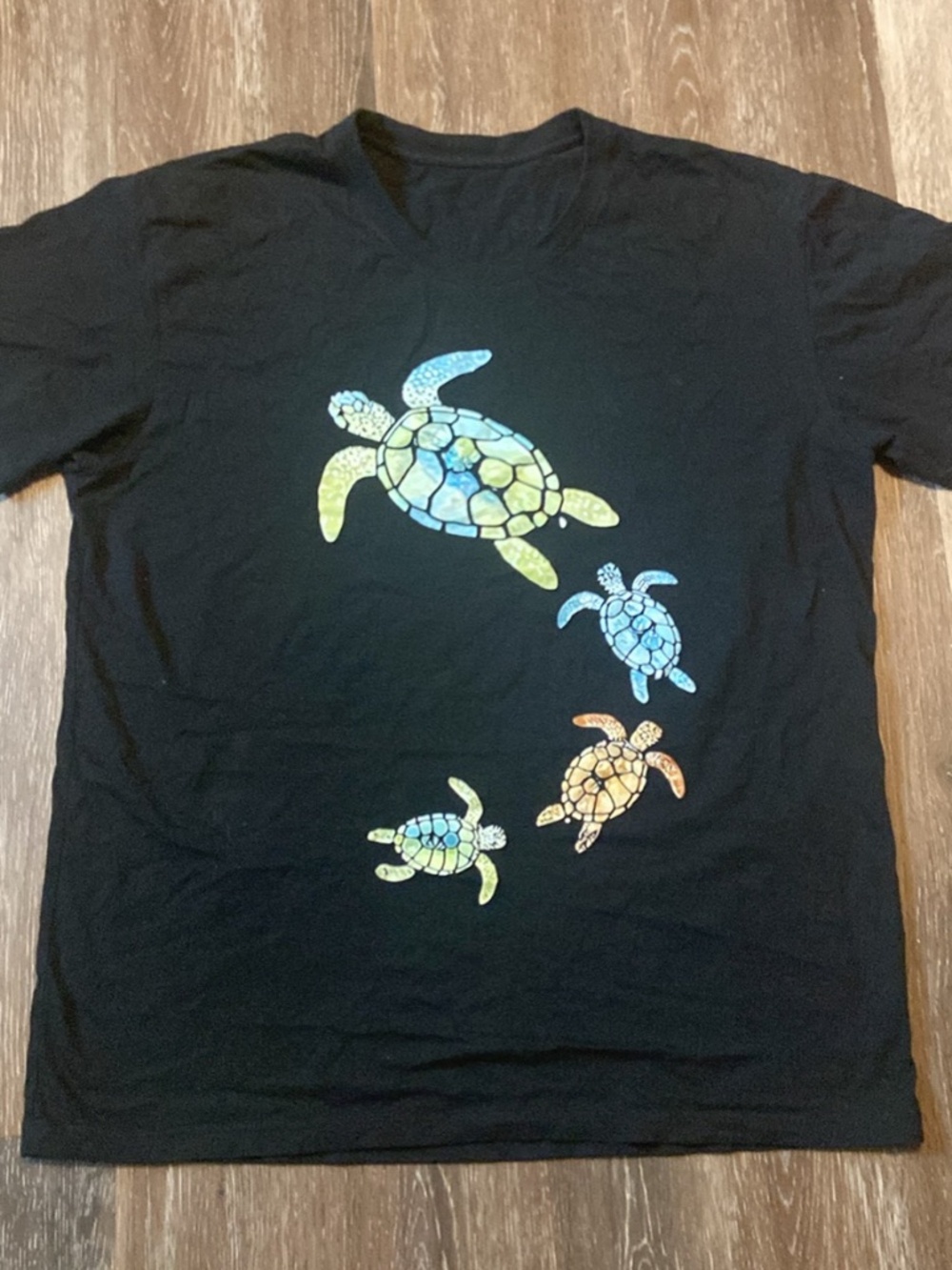 Black Sea Turtle Graphic T-Shirt